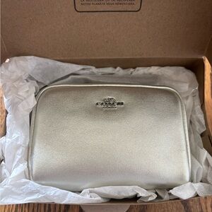 Coach Metallic Silver Leather Wristlet Wallet Coin Purse - Brand New in Box